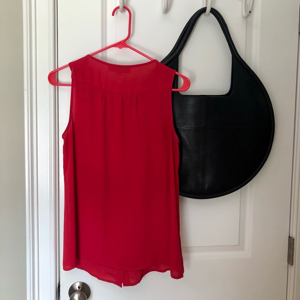 Red Top ✨ - Picture 3 of 3